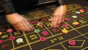 Holland Casino gaat gokkers afluisteren